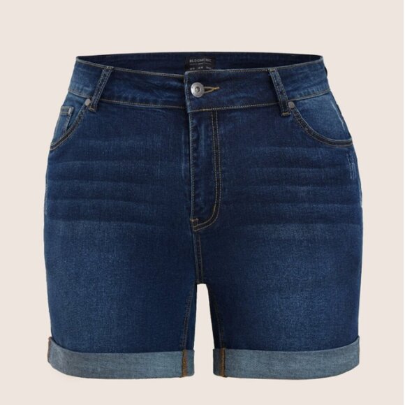 BloomChic Plus Size 3XL Roll Hem Pocket Bodycon Denim Shorts - Picture 7 of 7
